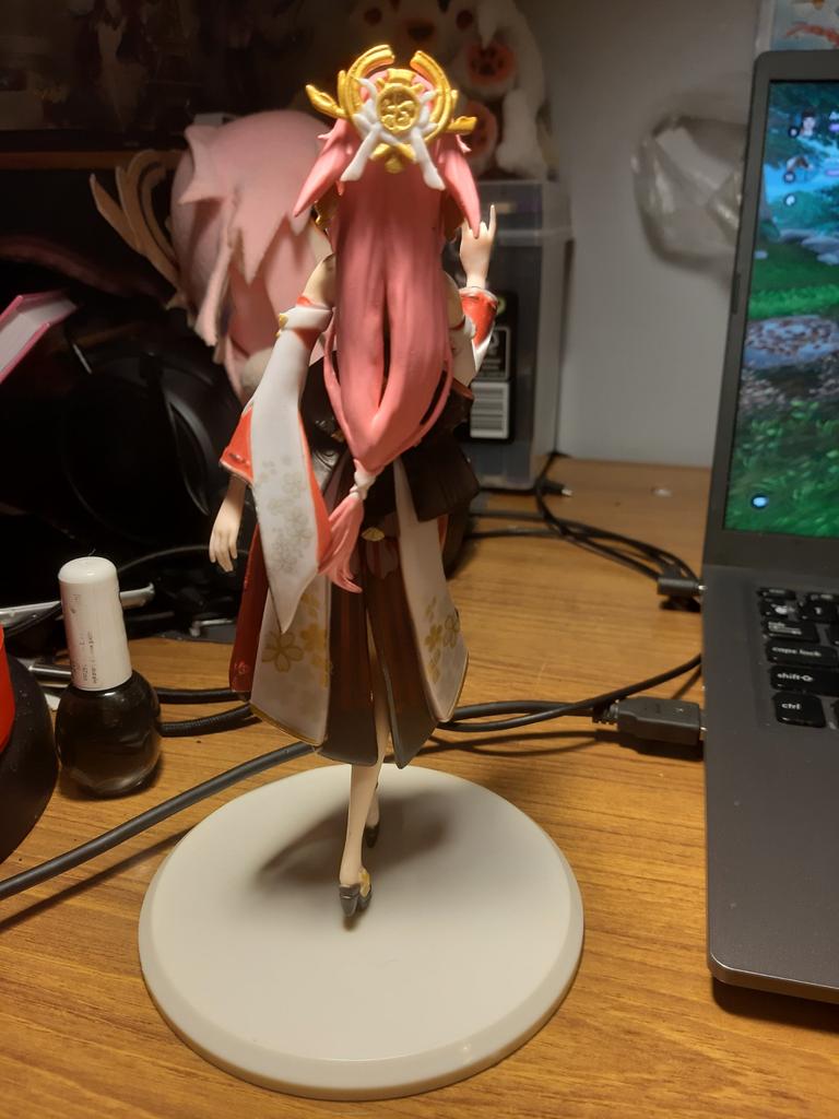Zhongkaihua Eureka Figurine de dessin animé filles assises Modèle Eureka Figurine d'action Statue en PVC Collection Ornements Cadeaux 9 cm