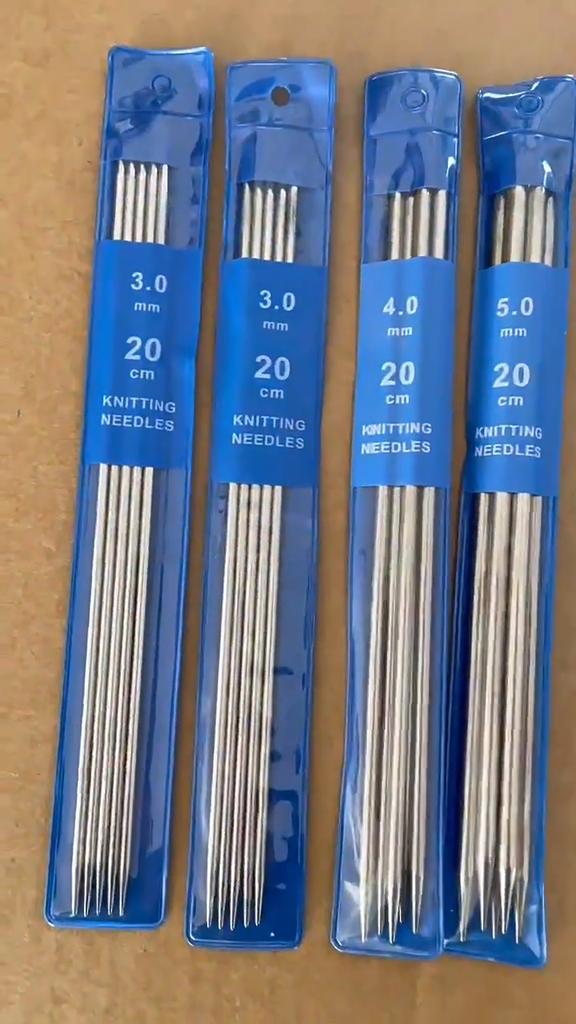 55 st 11 storlekar Dubbelspetsade stickor i rostfritt stål