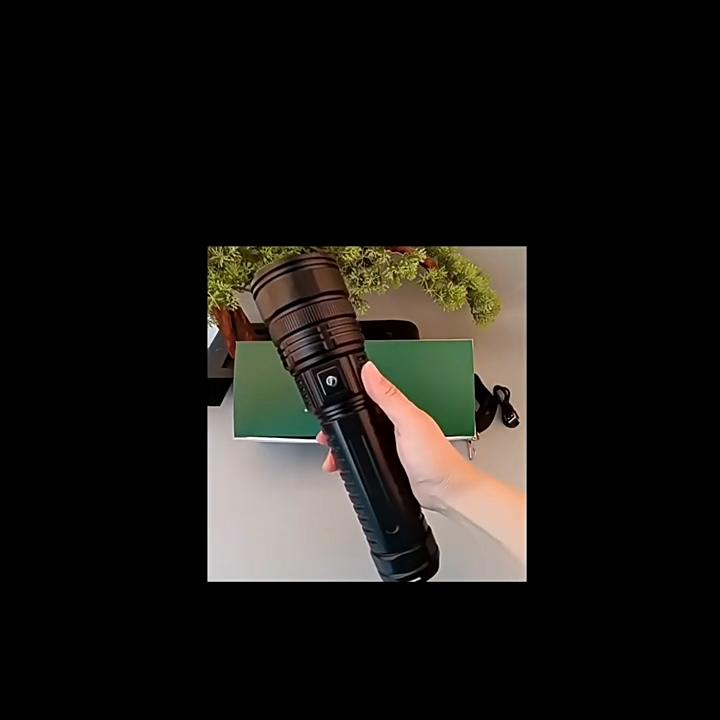 10000LM LED White Laser Built-in Battery Flash Light Emergency Spotlights 5km Most Powerful Led Flashlights Tactical Lights