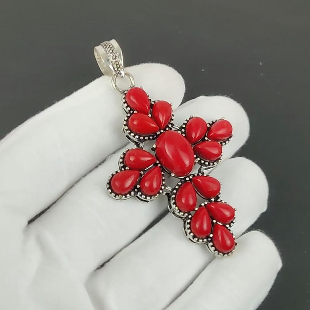 Pandantiv Cruce Coral Roșu, Bijuterii Handmade din Argint Sterling 925, Pandantiv din Argint cu Coral Roșu, Bijuterii de Petrecere pentru Femei, Cadou de Anul Nou