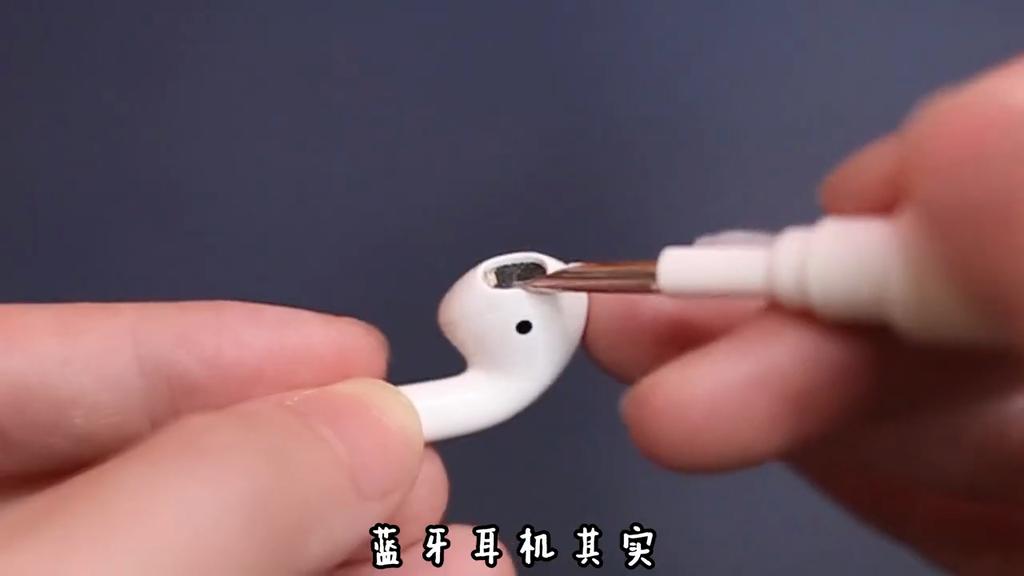 Bluetooth Earbuds Cleaning Pen Multi-Function Dust Removal Tool Earphone Cleaning Brush for AirPods/Headphones Portable Hygienic Accessory Kit