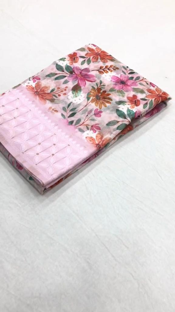 Últimos sarees de estampa digital contrastante, gama de cores claras