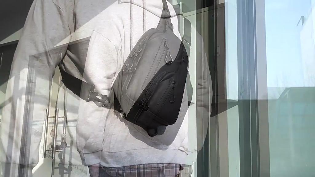 New Men's Breast Bag Stylish and Simple Business Shoulder Bag Travel Wear-resistant Messenger Bag