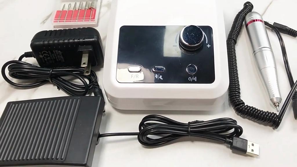 Hochwertige elektrische Nagelbohrmaschine, 45.000 U/min, elektrische Feile, HD-Display, Manikürestift aus Metall, professioneller Nageldreh- und Schleifer
