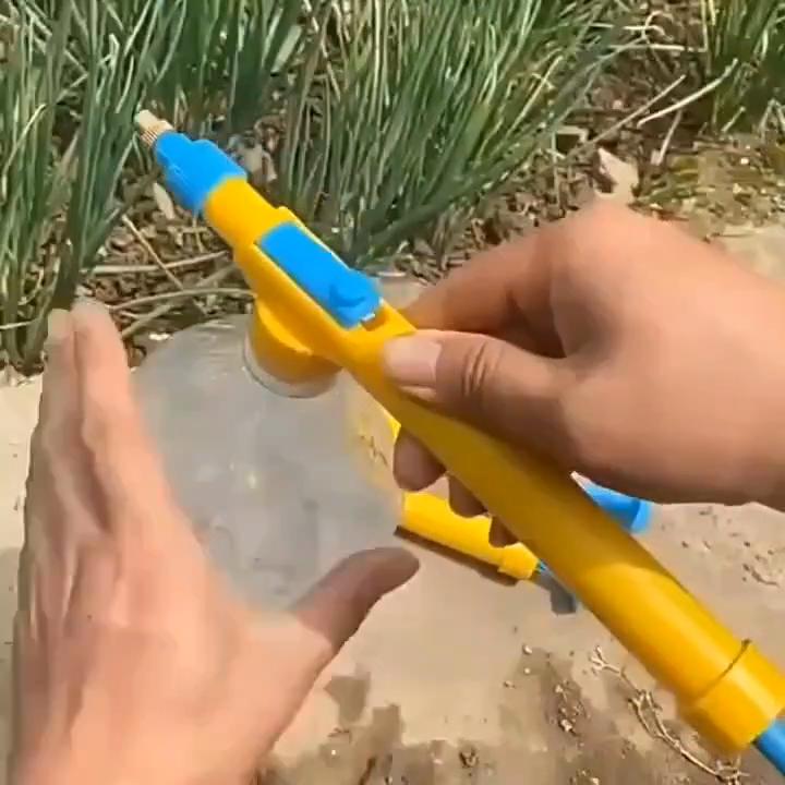 Cola Bottle Nozzle Spray Gun for Manual Watering