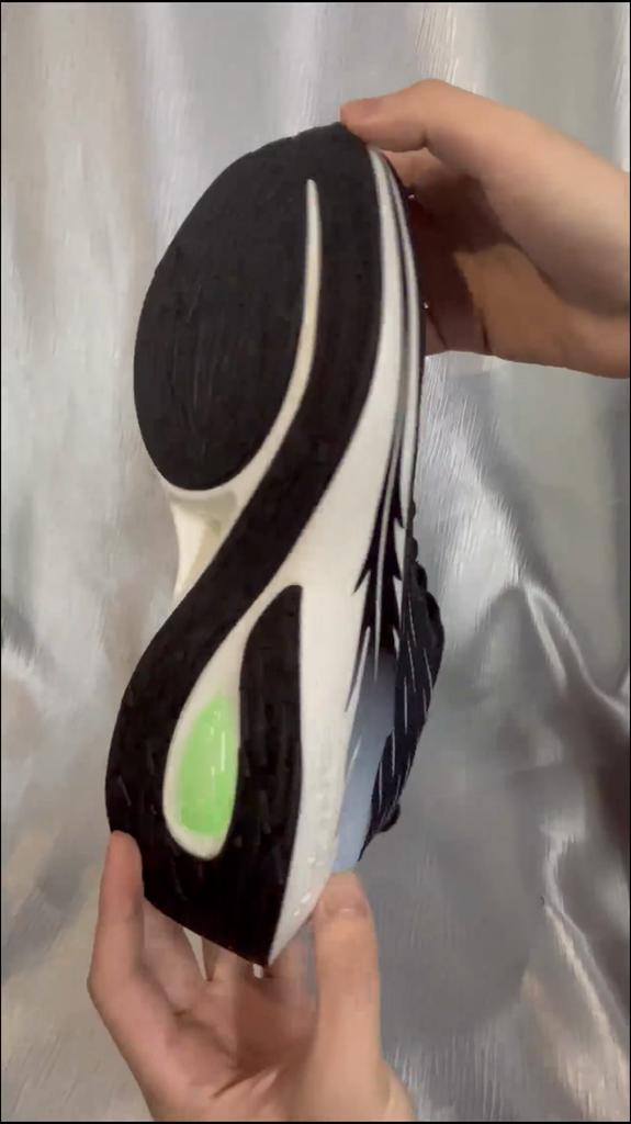 Men's running shoes with cushioning and custom lacing design