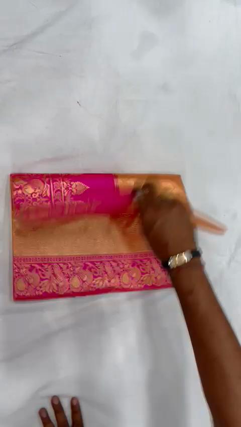 Stylish Wedding Sarre for Women ,Blouse (Need To Be Stitched As Per Size And Fit)
