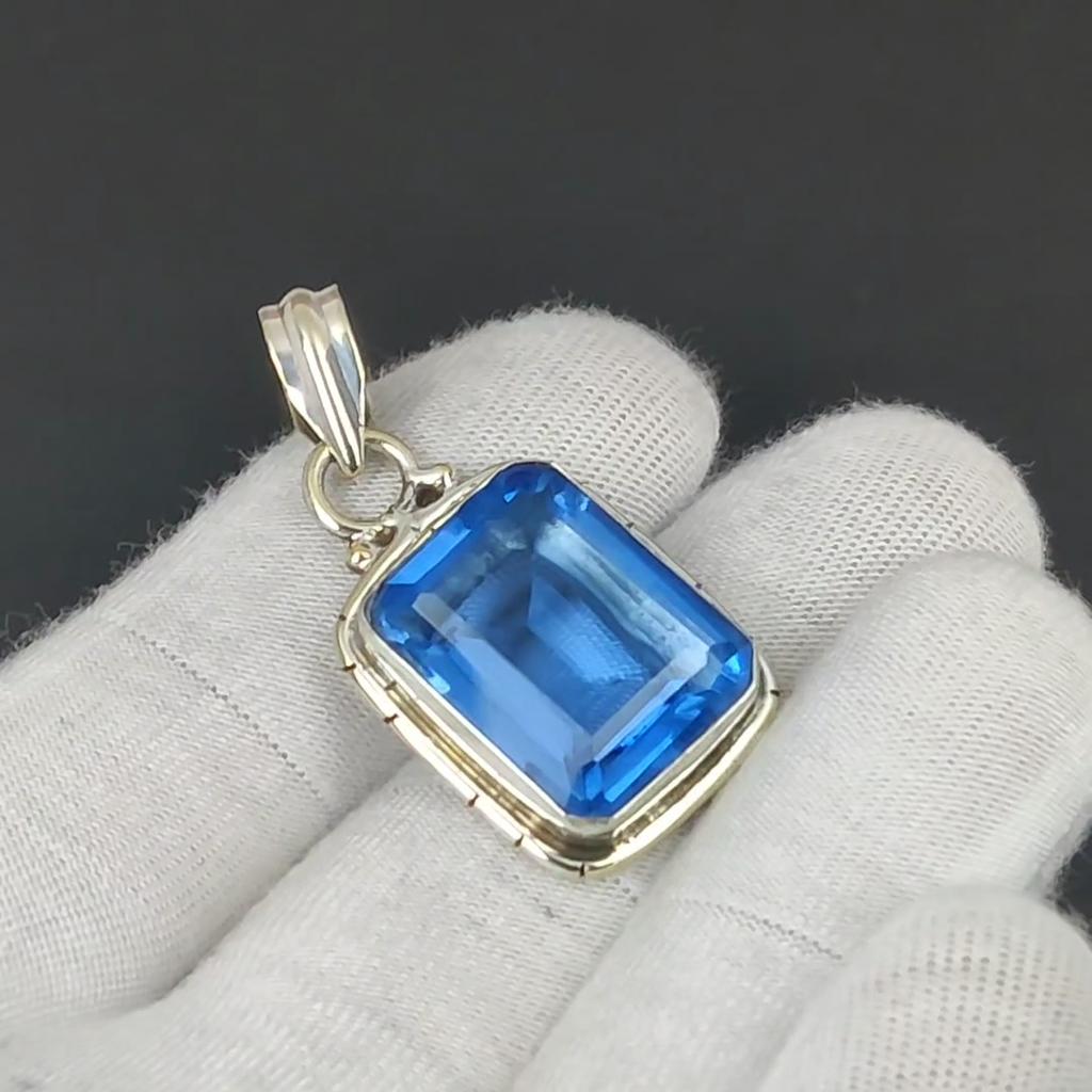 Londoner Blautopas, handgefertigter Anhänger aus 925er Sterlingsilber, kleiner Anhänger, Londoner Blautopas-Edelstein-Silberanhänger für Geschenke