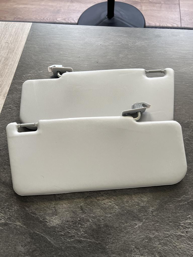 Pare-soleil Droit D'Ocasion Pour FIAT PANDA 2 PHASE 2 - Référence 735362753 - État Correct