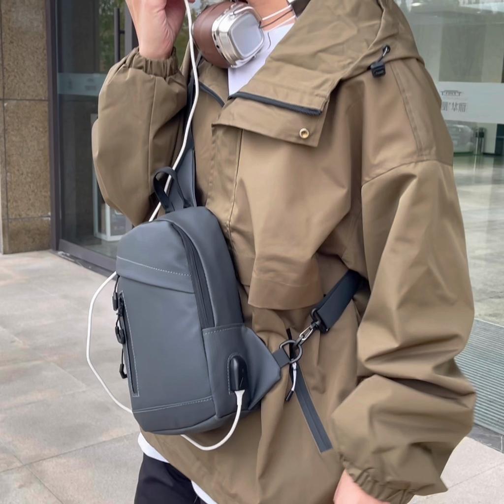 Lightweight Men's Crossbody Bag Shoulder Bag Outdoor Sports Chest Bag