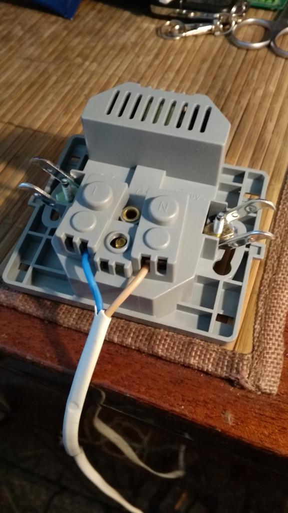 Внутренняя розетка евростандарт с двумя USB портами. купить недорого ...
