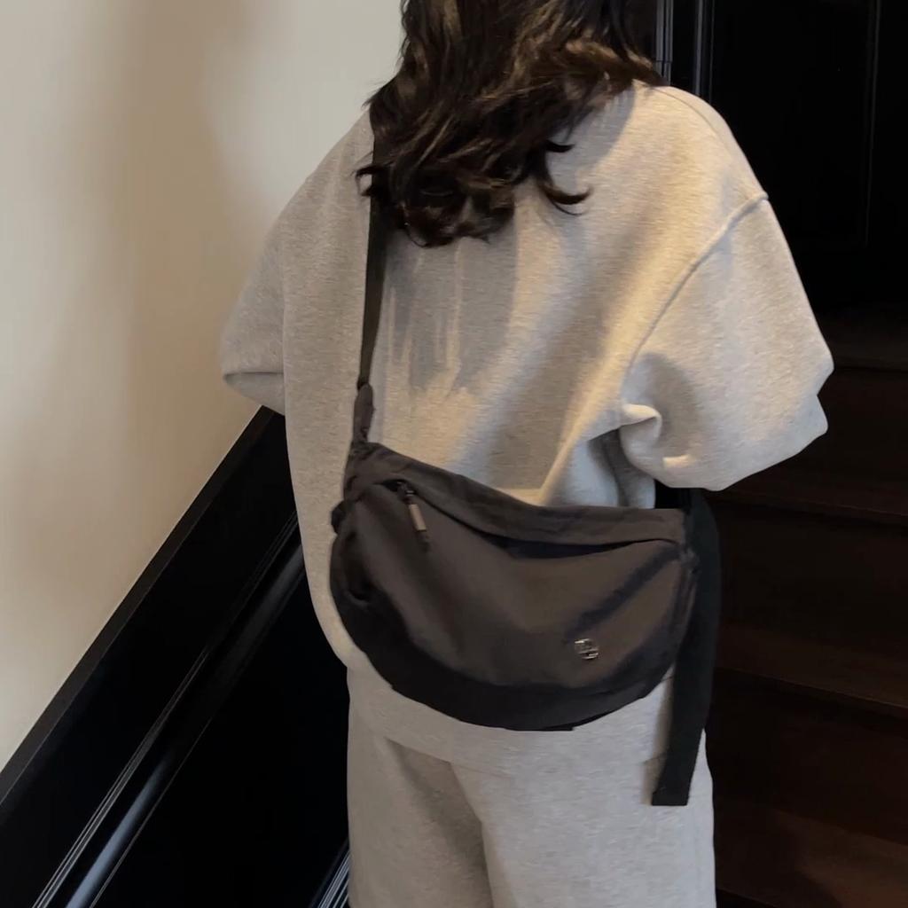 Large Capacity Shoulder Bag Women's Crossbody Bag Sports Dumpling Bag