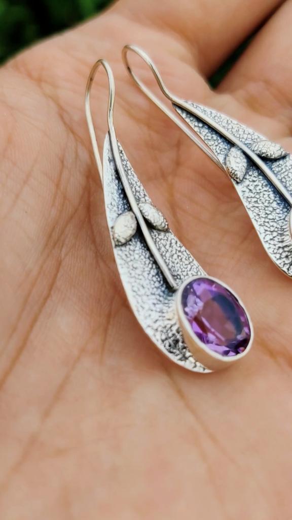 925 Sterling Silver Oval Amethyst Earrings – Textured Leaf Design, Artisan Handmade Gemstone Jewelry, Women's Unique Drop Earrings