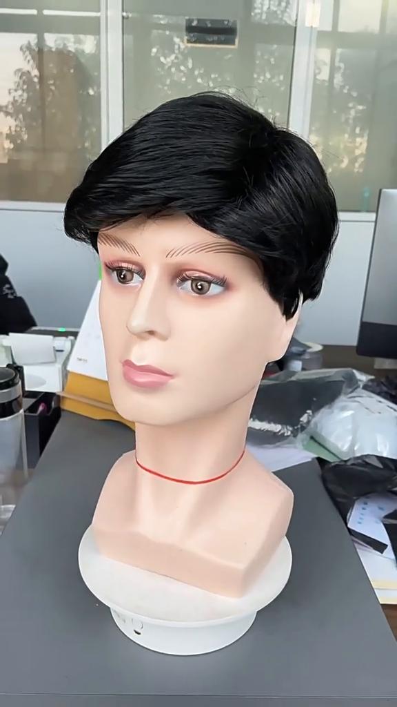 Czarne krótkie włosy męskie