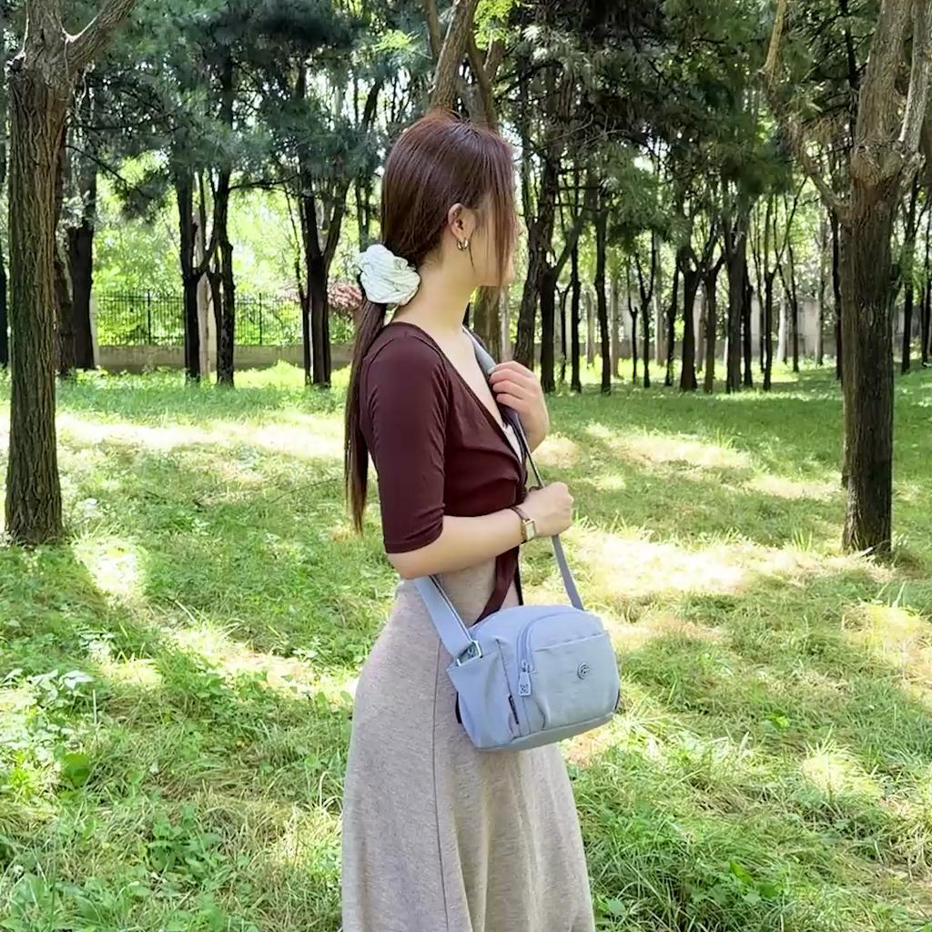 Borsa a tracolla leggera in nylon con tasca frontale con cerniera Borsa a spalla casual da donna per viaggi quotidiani