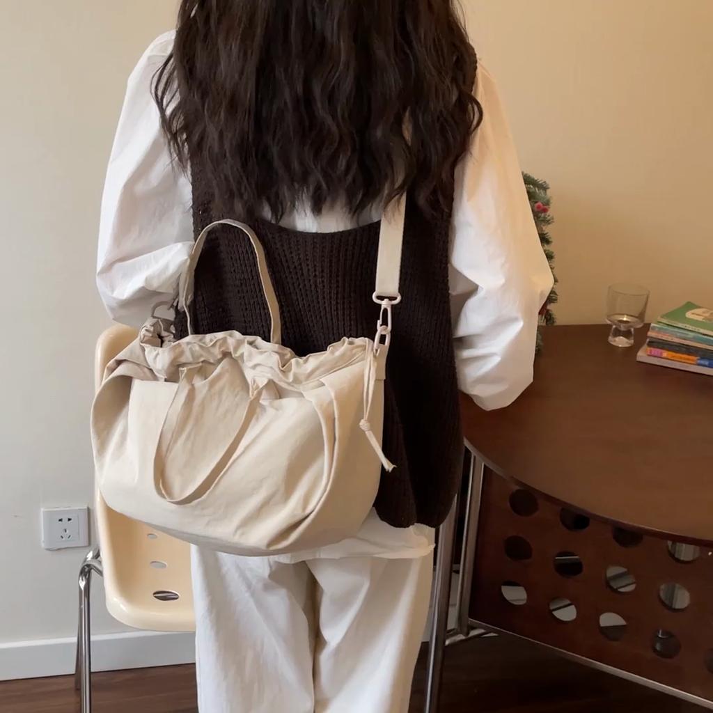 Einfarbige Kordelzug-Handtasche Damen-Schultertasche Große Kapazität Pendler-Crossbody-Tasche