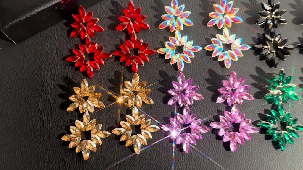 Fashion Snowflake Flowers Sparkling Crystal Earrings Personalized Exaggerated Ballet Earrings Women's Earrings 1 Pair