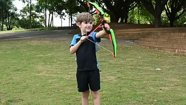 Kids Bow And Arrow Set LED Light Up Archery Toys Set For Kids Ages 4-12 With 10 Suction Cup Arrows Target Quiver
