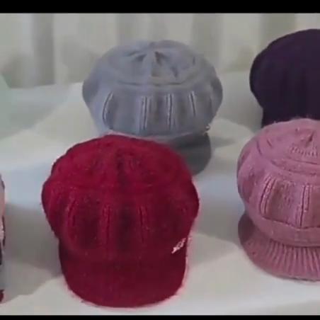 1 piece of women's winter velvet lined hat - soft and warm foldable Christmas knitted hat, elastic and stretchable fit, bow brooch decoration,