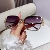 Five-pointed Star Rhinestone-encrusted Women's Square-frame Sunglasses - Stylish, Versatile, and Luxurious.