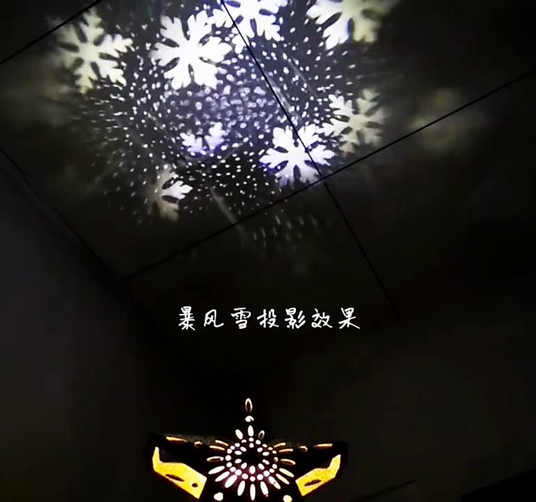 Christmas Tree Topper Decor 3D Glitter Star LED Rotating Snowflake Projector Christmas Tree Ornaments Holiday Party Hanging Lamp