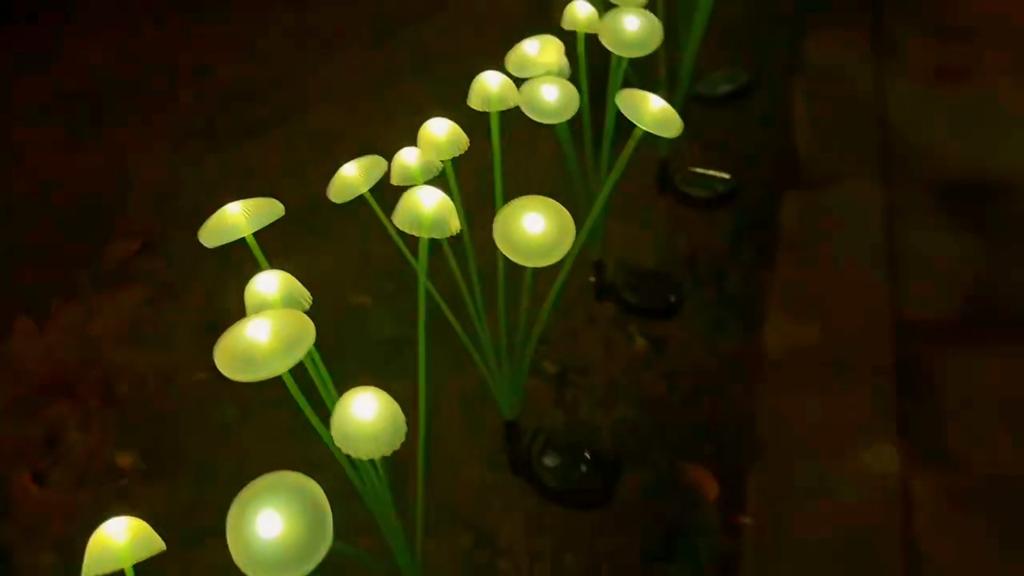 Solar Garden Lights Dual Mode Led Solar Mushroom Lights Waterproof Decor Yard Patio Pathway Jellyfish for Garden Ambiance
