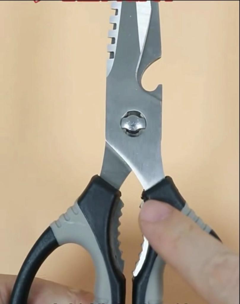Multi Functional Stainless Steel Sharp Blade Kitchen Scissors Bone Vegetable Meat with Nutcracker Beer Opener Magnetic Sleeve
