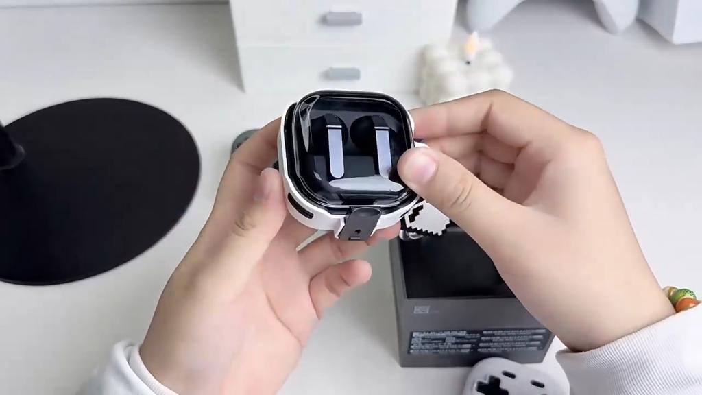 Durable Headphone Protector Earphone Case for Galaxy Buds 4 Pro Earbud Protective Carrying Funny Portable Shell Game Console Design Hard Cover