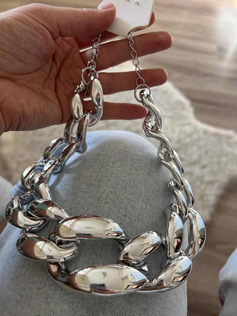 Collana lunga con maglie in acetato di cellulosa audace all'ingrosso per il tuo negozio