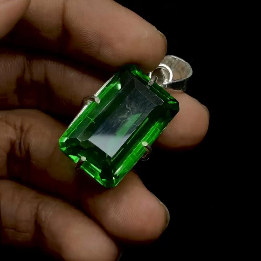 Free Delivery 925 Sterling Silver Pendant 56 Ct Topaz Green Emerald Cut Gemstone My-380-k