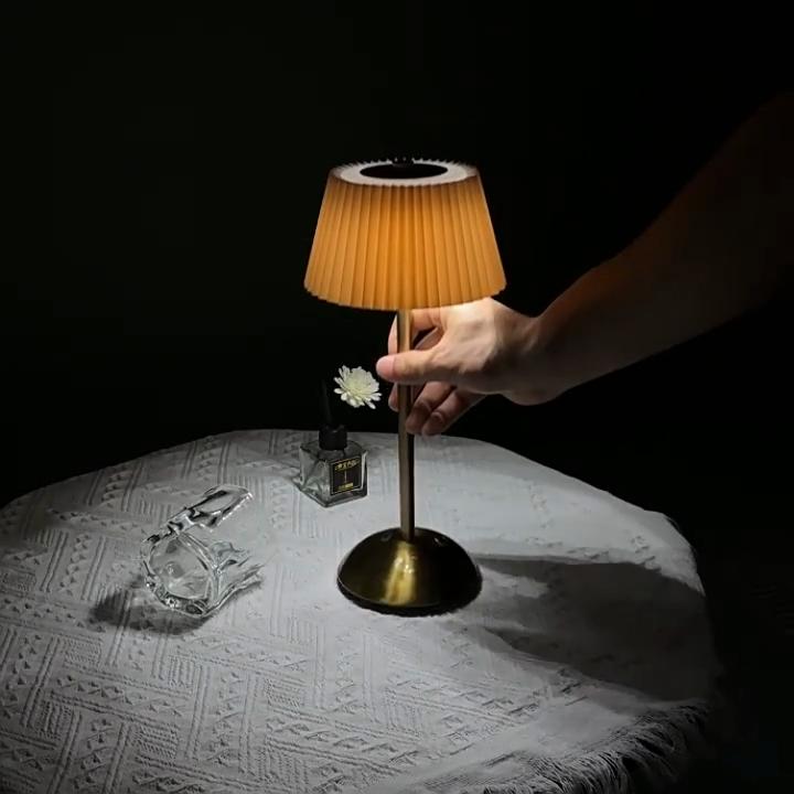 Metal Rechargeable Led Desk Lamp with Fabric Shade Wireless Dimmable Creative Mood Light Portable Touch Ambient Light for Living Room