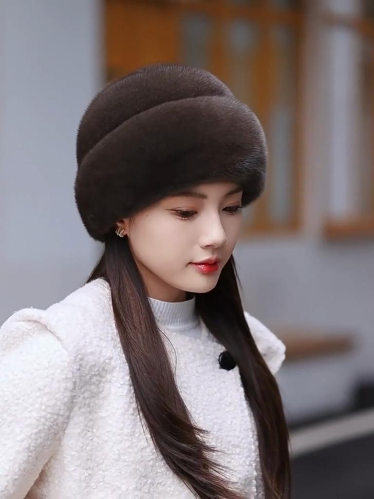 Environmentally Friendly Mink Fur Hat for Women Autumn and Winter Mink Fur Beret Warm Ear Protection Fur Hat Fashionable Ladies Fur Hat