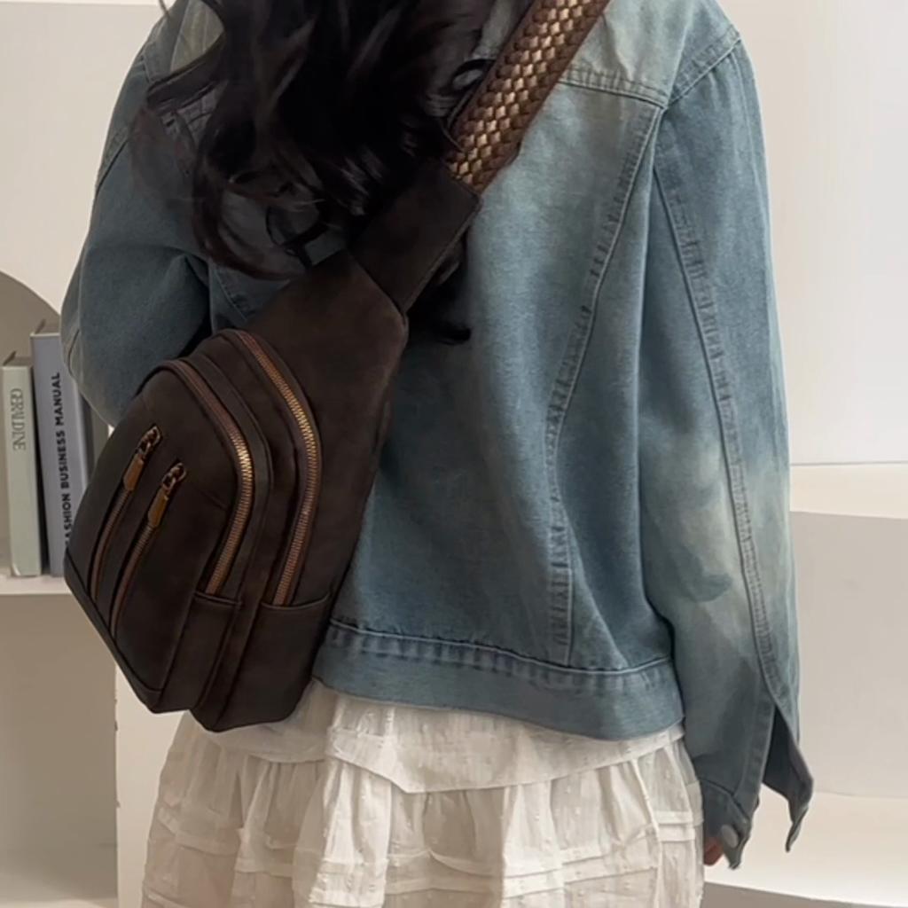 Large Capacity Retro Chest Bag Women's Shoulder Crossbody Bag Commuter PU Chest Bag