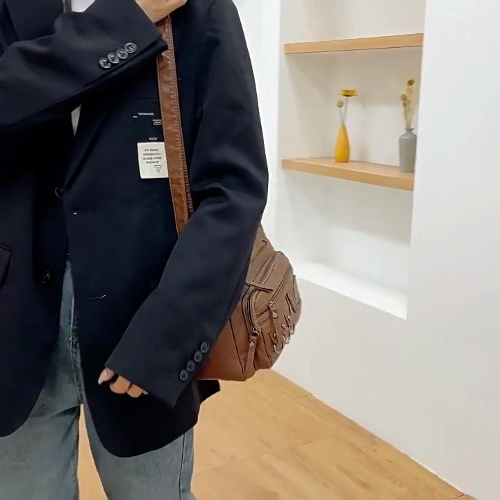 Cross-border Trendy And Lightweight Middle-aged Women's Bag Large-capacity Multi-layer Single-shoulder Bag Washed Soft Leather Texture Crossbody Bag