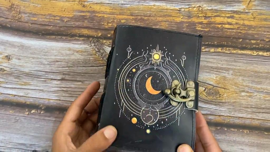 Leder Notizbuch - Skizzenbuch Grimoire Tagebuch - Buch der Schatten vintage handgebunden Großes Journal für Männer und Frauen