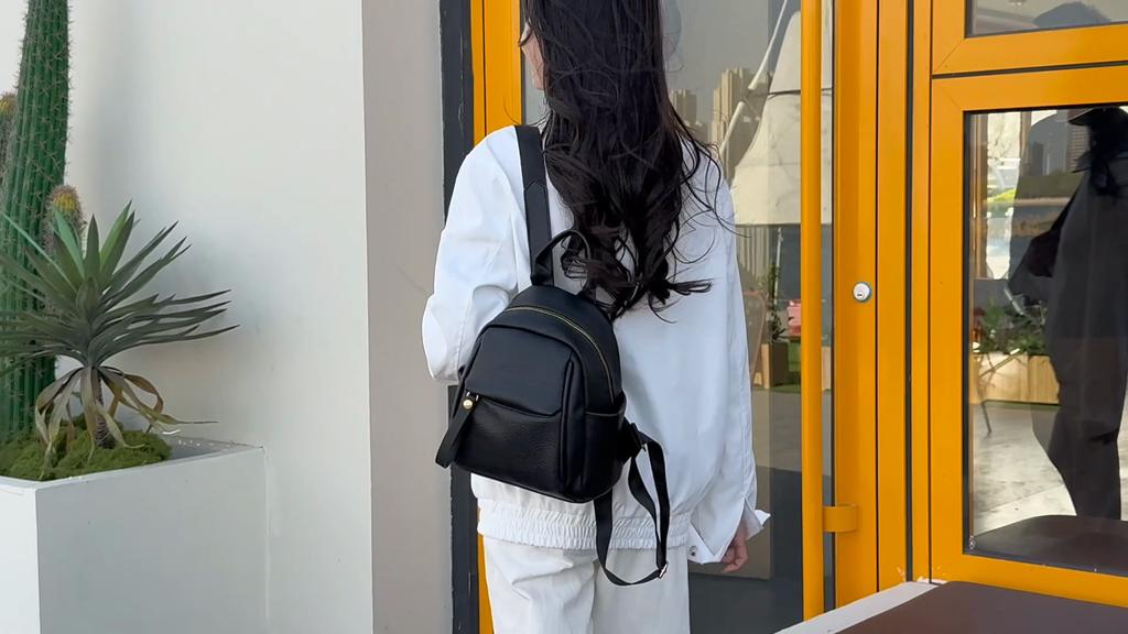 Women's Soft Leather Backpack