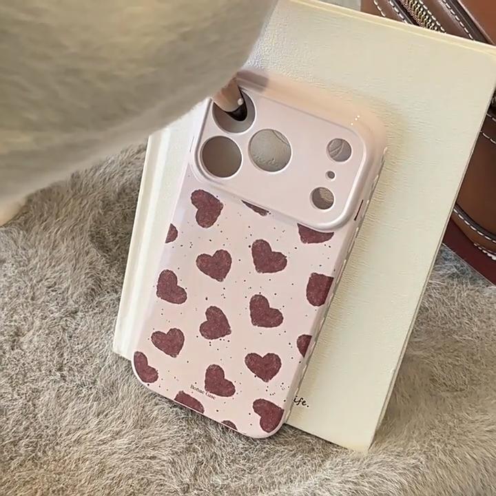 Creative Burgundy Heart-Shaped Phone Case for iPhone 17 and iPhone 17 Pro Max
