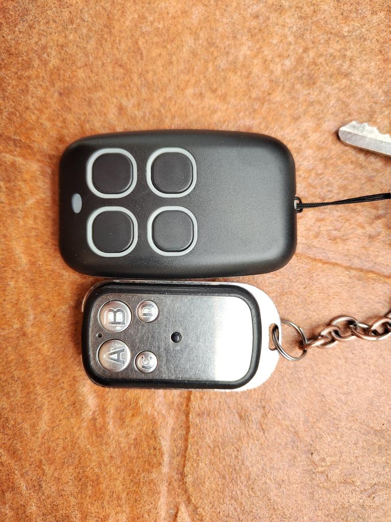 Huihuiya Telecomando Wireless Universale Telecomando Elettrico Cancello Auto Garage Nero