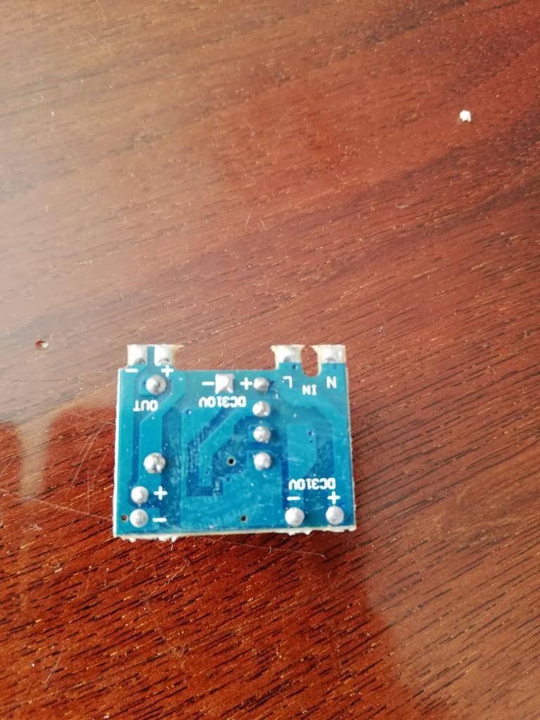 Module Convertisseur AC/DC Mini - Entrée 110V-230V - Sortie 5V 700mA - Pour Petits Projets électroniques