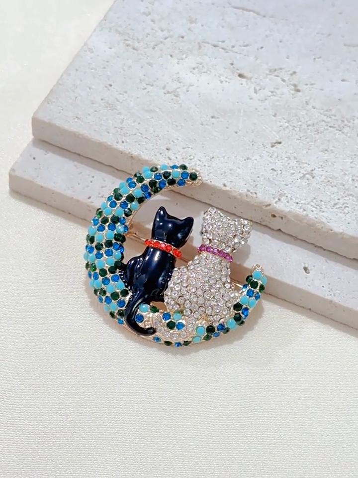 New Fashionable and Delicate Alloy Rhinestone Cat Moon Brooch Versatile Temperament Women's Clothing Corsage Jewelry Pin