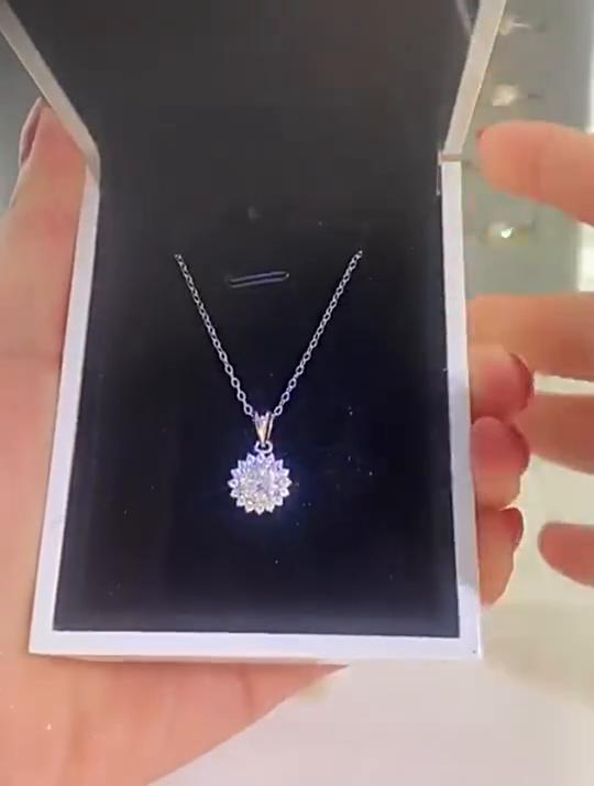 Lindon S925 Sterling Sølv Moissanite Luksus Personlighet Anheng Halskjede Klassisk tidevannssukker for kvinner Full av Wild Clavicle-kjede