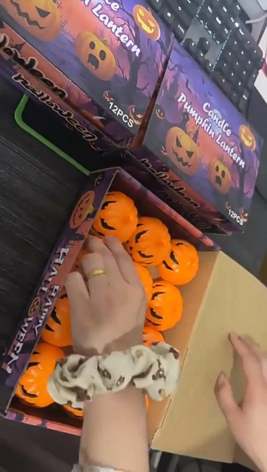 12Pcs Halloween Pumpkin Lights Glow In The Dark Electronic Candle Decorative Props for Party Haunted House Festival Scene Setup Scary Ghost Lanterns
