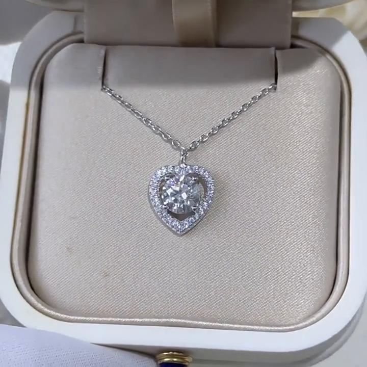 Vinregem 100% Argento Sterling 925 VVS1 3EX Colore D 1CT 6.5MM Taglio Rotondo Pietra Preziosa Moissanite Diamante Autentico Ciondolo Cuore d'Amore Collana Gioielli Raffinati GRA