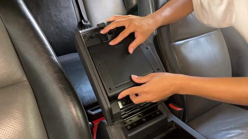 Car Armrest Storage Box Organizer ABS Plastic Container For Jeep Grand Cherokee 2007-2010 Interior Stowing Tidying Accessories