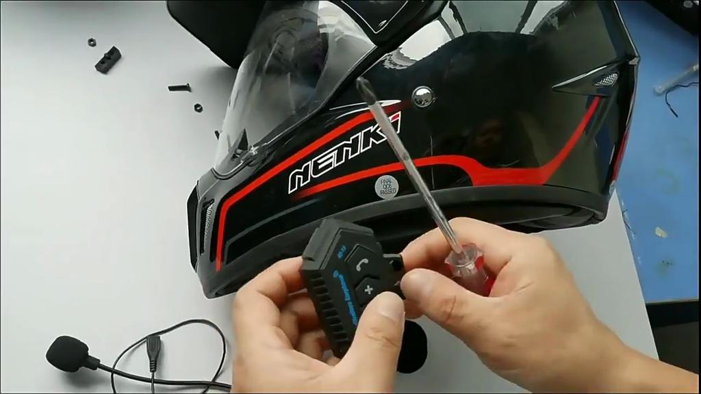 2023 Motocyklová BT 5.0 helma Headset Bezdrátová sada pro hands-free volání Stereo Anti-interference Vodotěsný hudební přehrávač Reproduktor