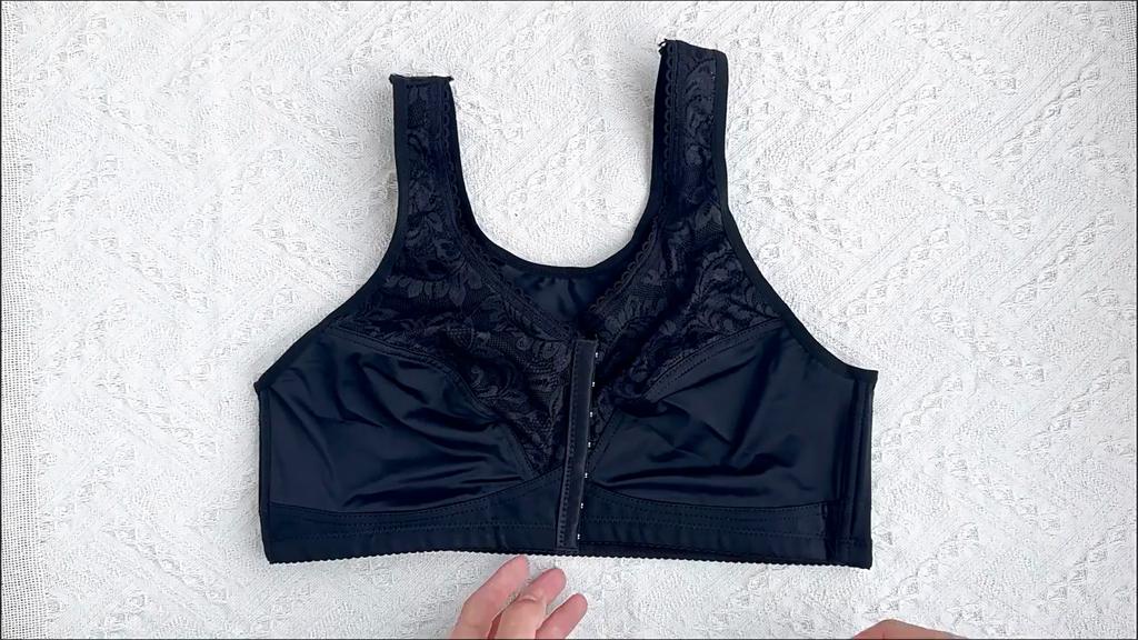 Large Breasts Make You Look Smaller Plus Size Seamless Underwear Front Buckle Ultra-thin Lace Bra Full Coverage No Wire Bra