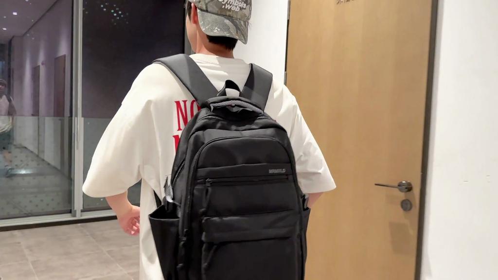 Large Capacity Backpack Junior High School Student Lightweight Schoolbag Travel Backpack
