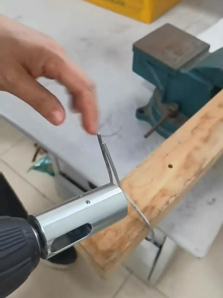 Tie Wire Twister Tools 3-5mm Iron Wire For Twist Ties Fixing Chain Link Fence Triangle Shank Drill Chuck Electrical Drill Tools