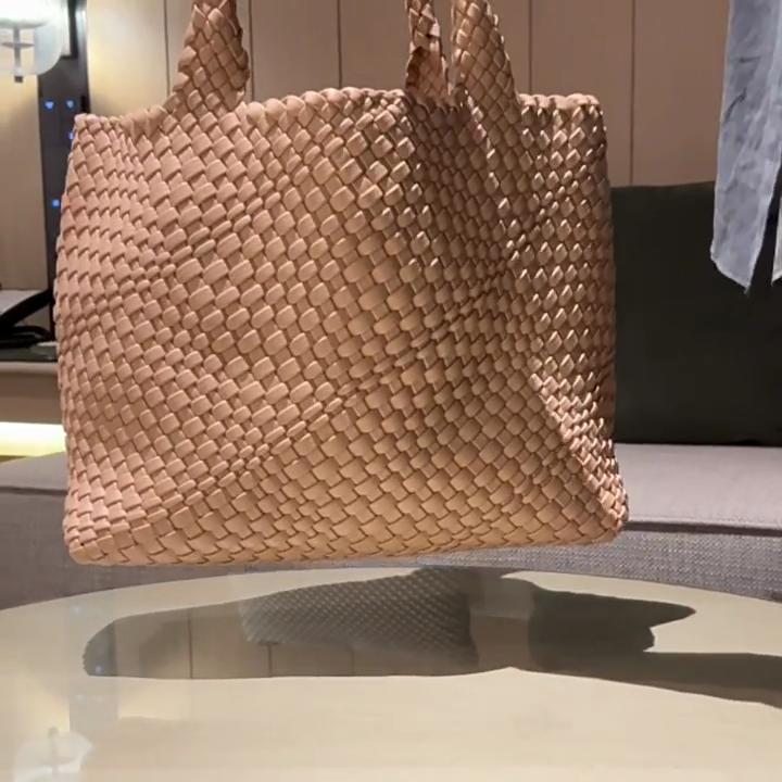 PU kožená taška Dámská kabelka Luxusní designová taška 2023 Nová móda Maminka Big Bag Tkací taška přes rameno pro ženy Plážová taška