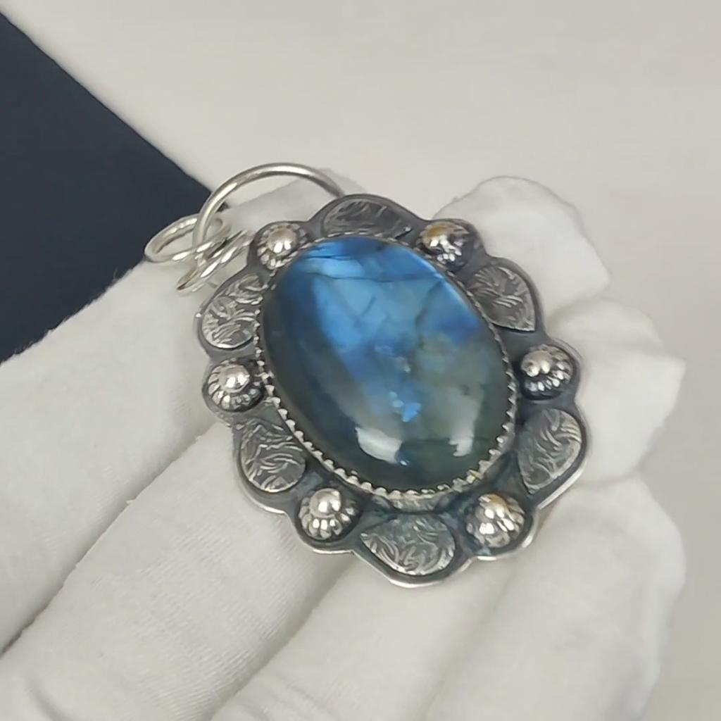 Natural Labradorite Gemstone Silver Pendant in 925 Sterling Silver- Handmade Design, Everyday Wear Jewelry, Unique Pendant Father's Day Gift